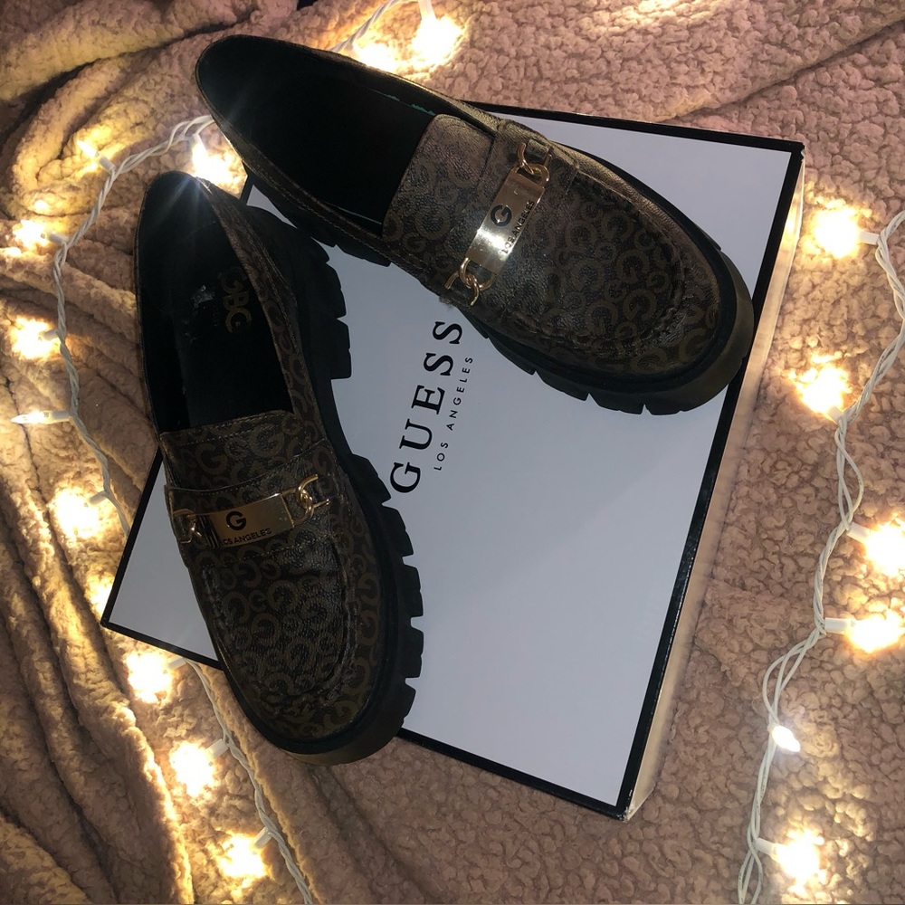GUESS LOAFERS